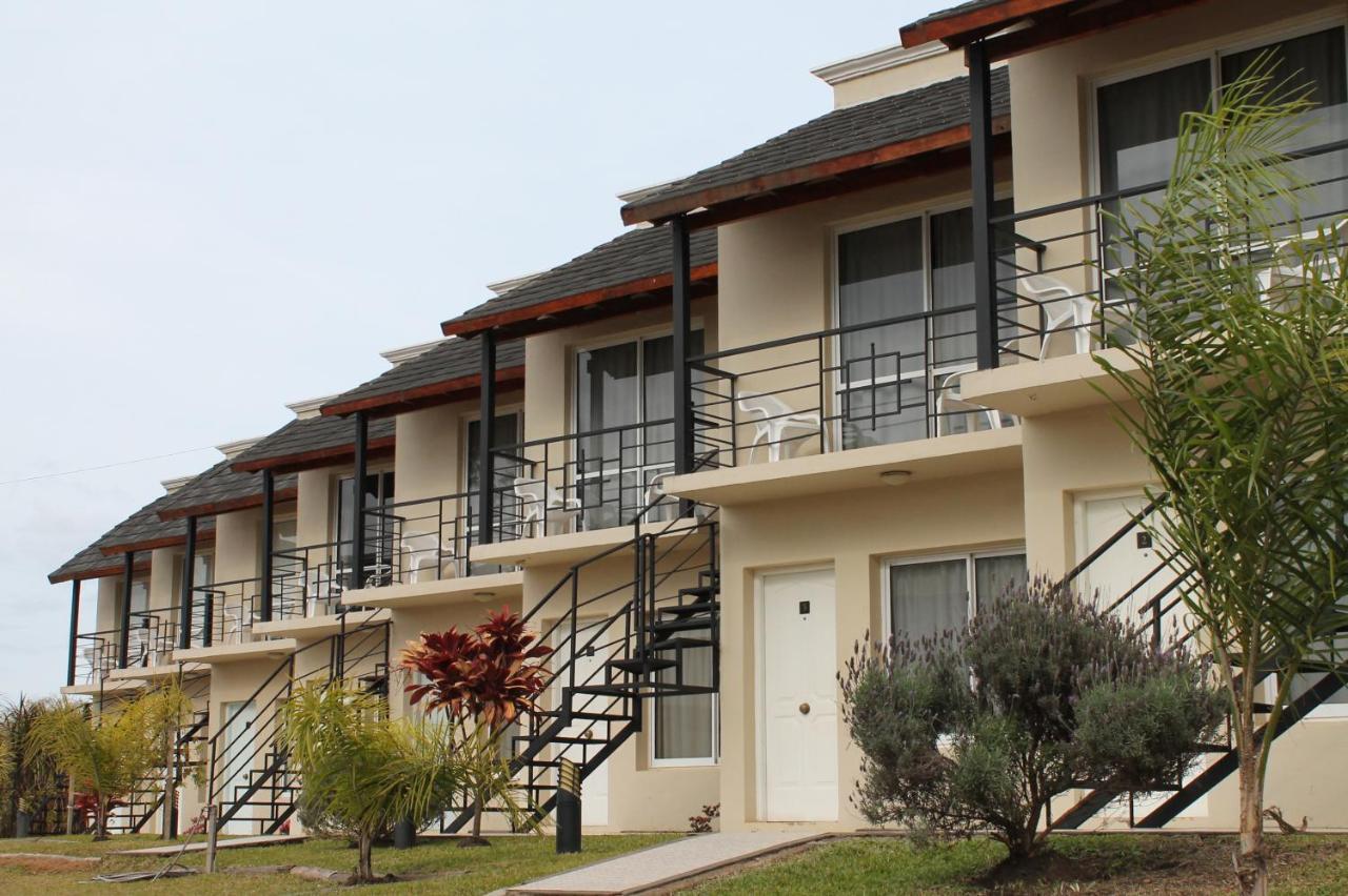 Brisas Del Lago Apartamentos Colón Eksteriør billede