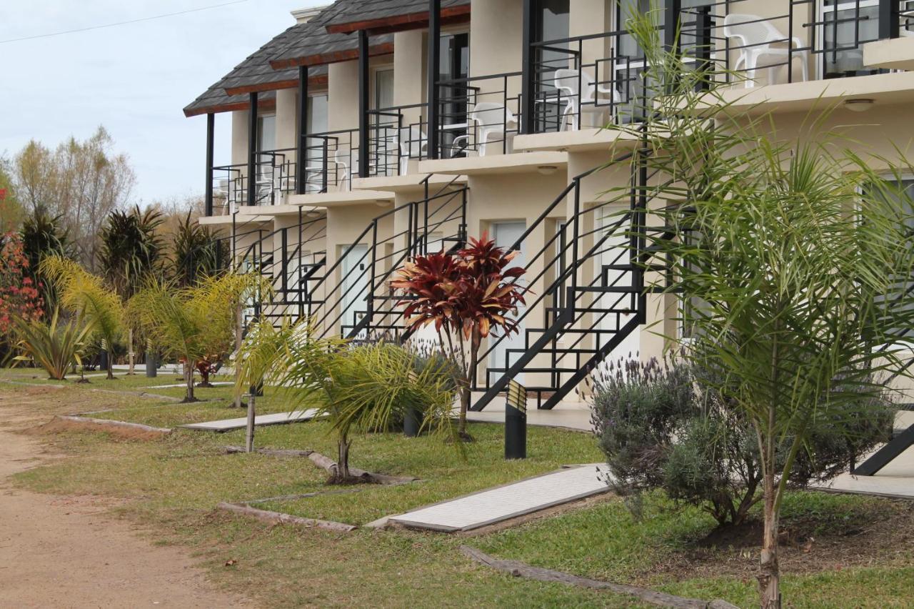 Brisas Del Lago Apartamentos Colón Eksteriør billede