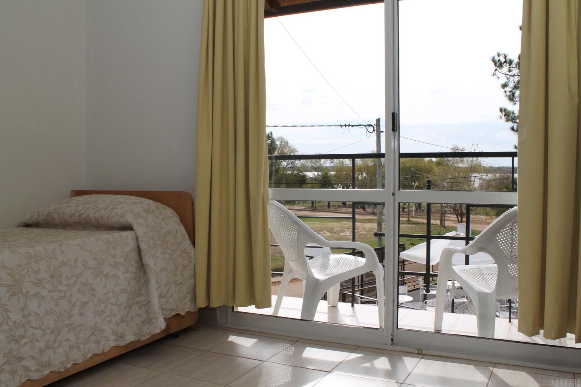 Brisas Del Lago Apartamentos Colón Eksteriør billede